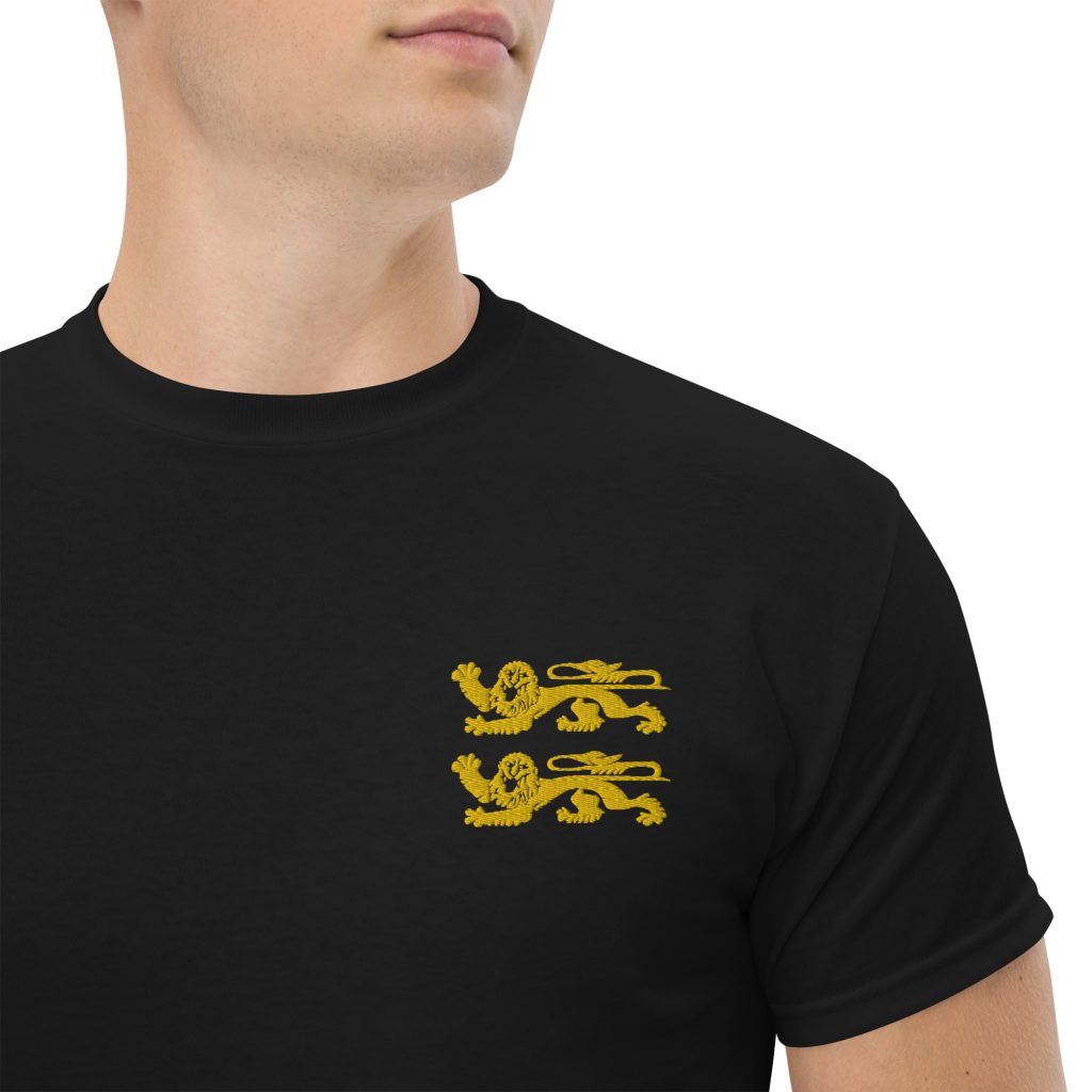 tshirt noir bordé de lion du drapeau normand