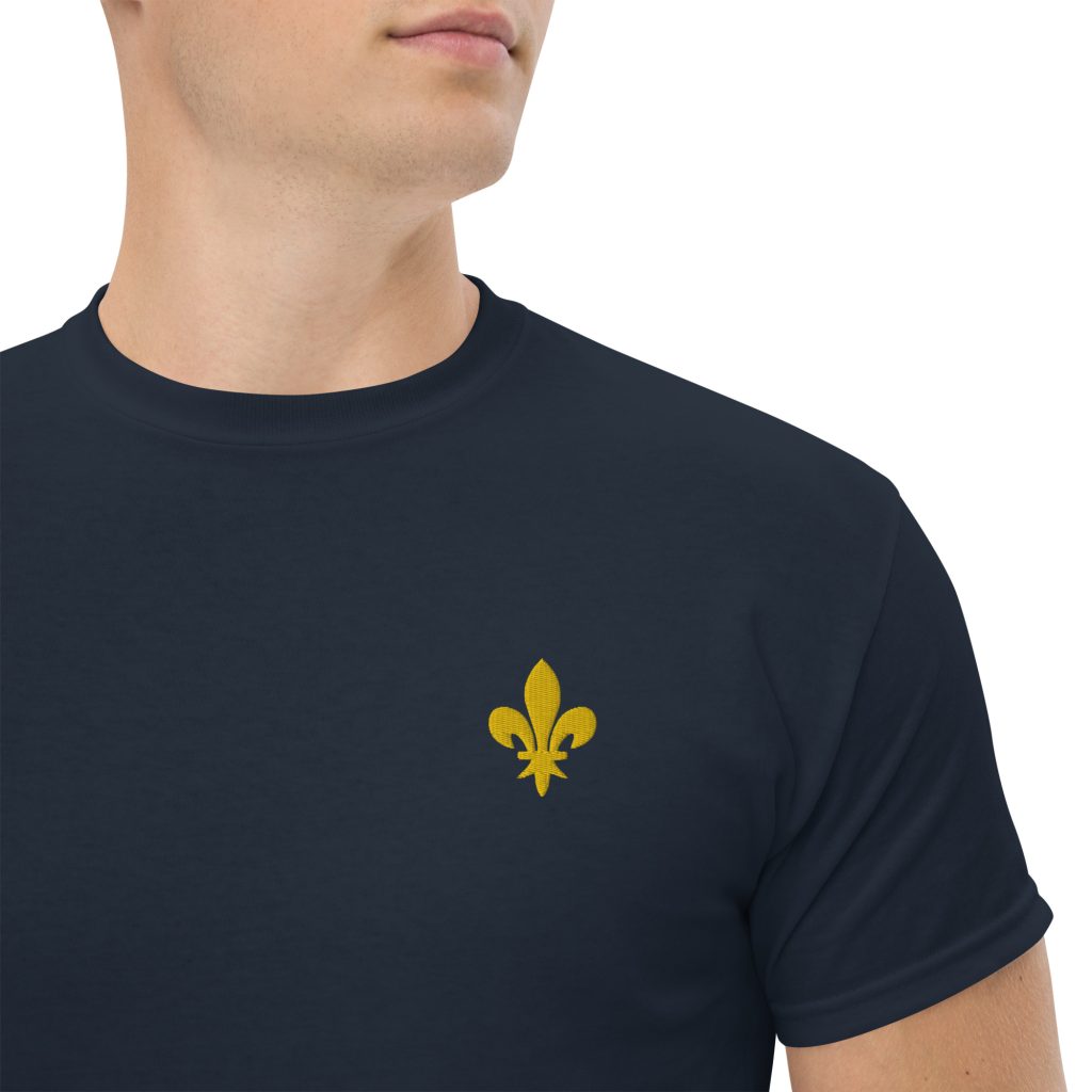 tshirt bleu brodé d'une fleur de lys en or